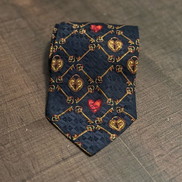 Addiction Black and Gold Heart Pattern Tie - Picture 1 of 6
